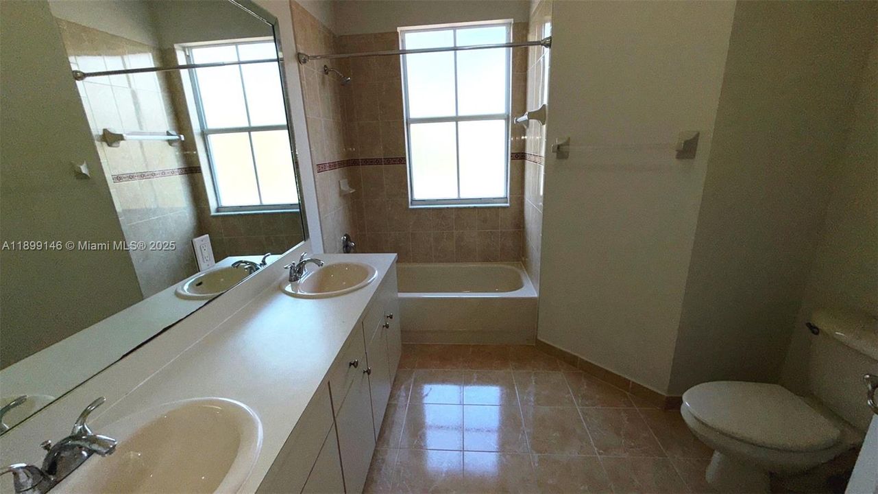 For Rent: $2,450 (3 beds, 2 baths, 1679 Square Feet)