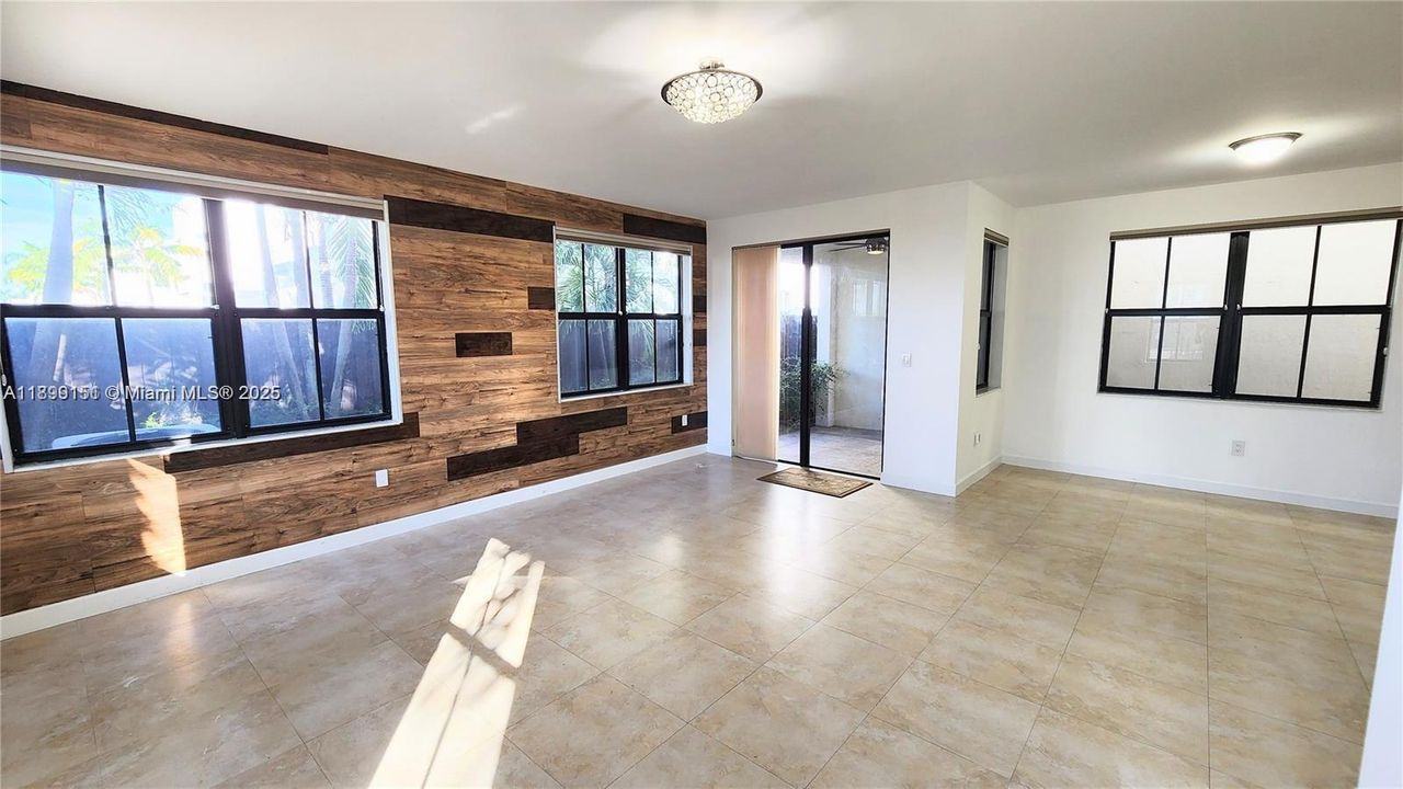 Active With Contract: $805,000 (4 beds, 3 baths, 2170 Square Feet)