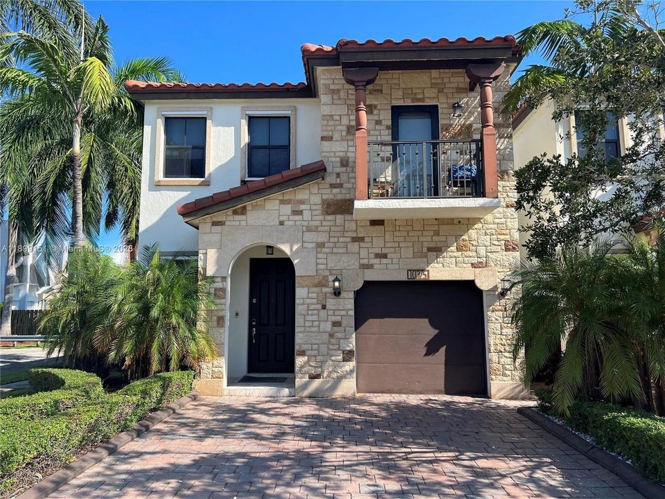 Active With Contract: $805,000 (4 beds, 3 baths, 2170 Square Feet)