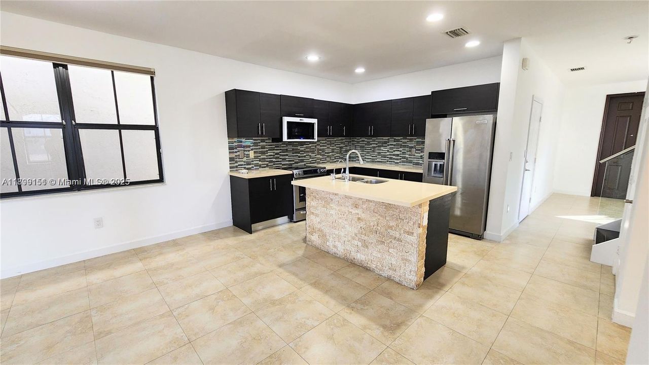 Active With Contract: $805,000 (4 beds, 3 baths, 2170 Square Feet)