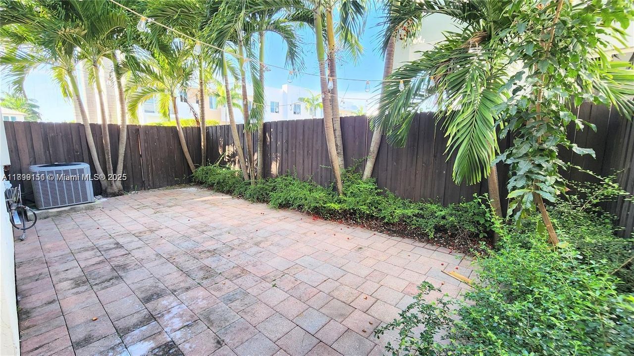 Active With Contract: $805,000 (4 beds, 3 baths, 2170 Square Feet)