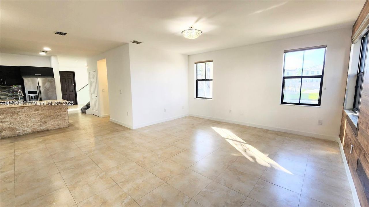 Active With Contract: $805,000 (4 beds, 3 baths, 2170 Square Feet)