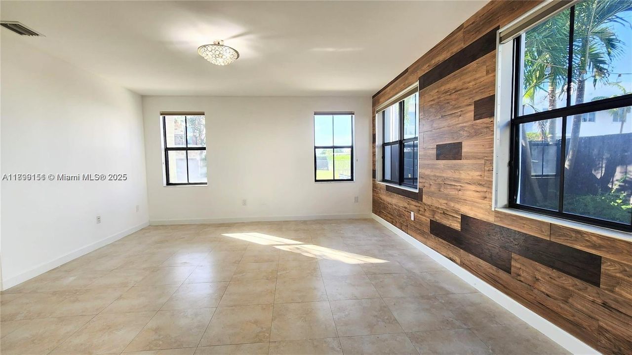 Active With Contract: $805,000 (4 beds, 3 baths, 2170 Square Feet)