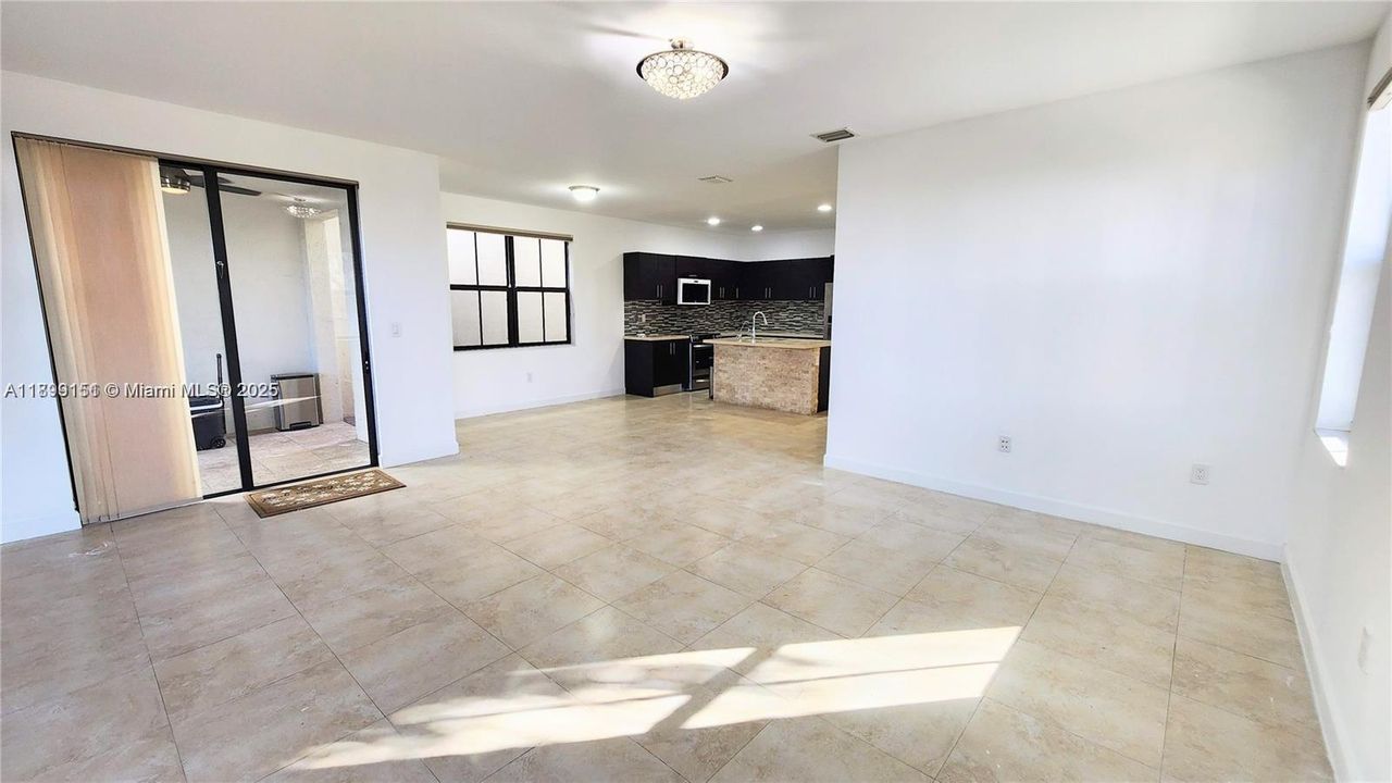 Active With Contract: $805,000 (4 beds, 3 baths, 2170 Square Feet)