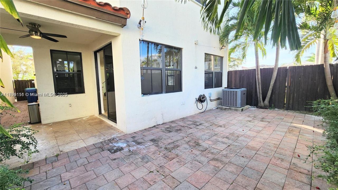 Active With Contract: $805,000 (4 beds, 3 baths, 2170 Square Feet)