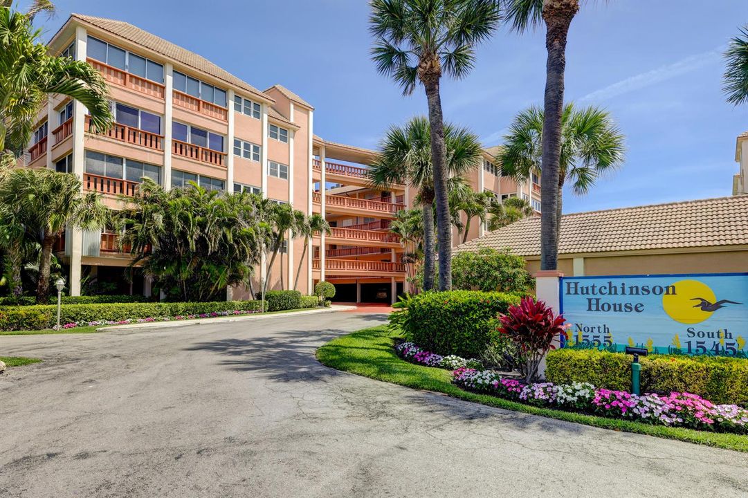 Hutchinson House