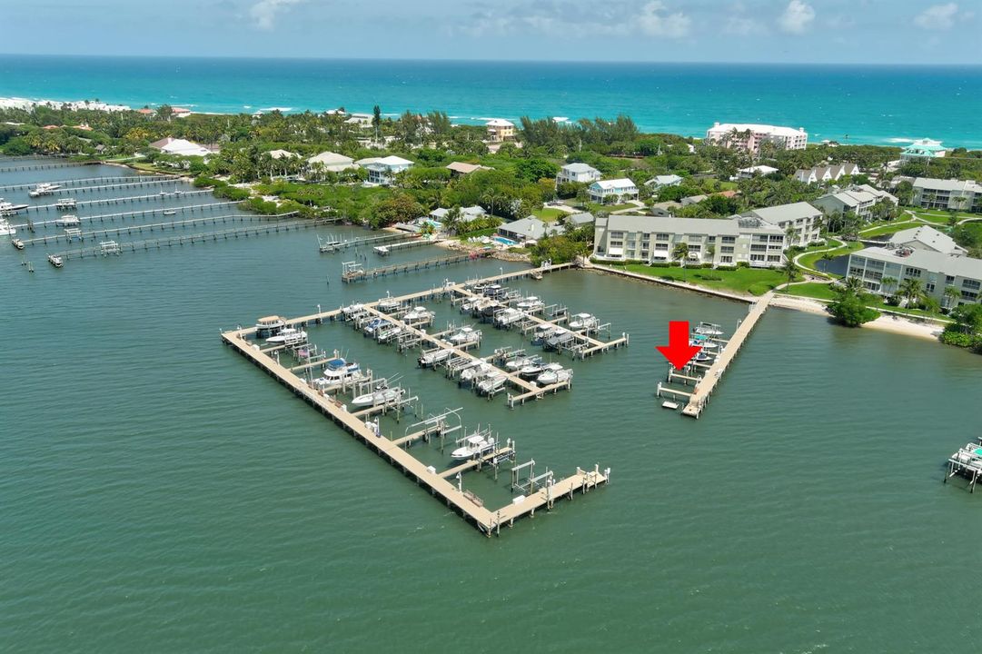 BOAT SLIP INCLUDED