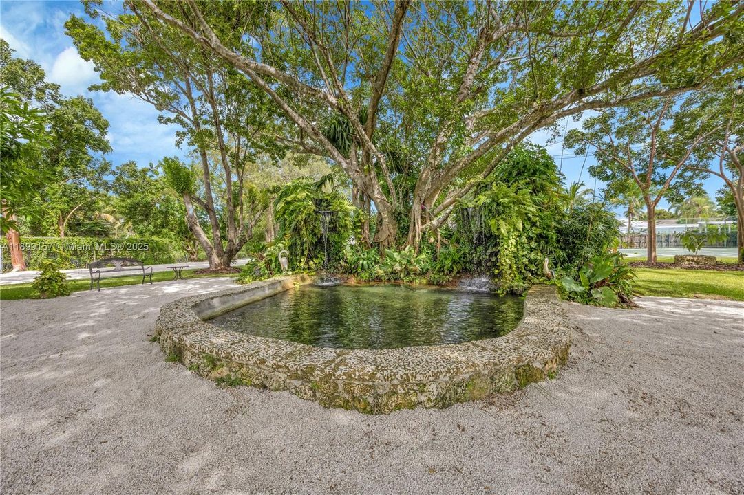 En Venta: $1,995,000 (5 camas, 4 baños, 3330 Pies cuadrados)