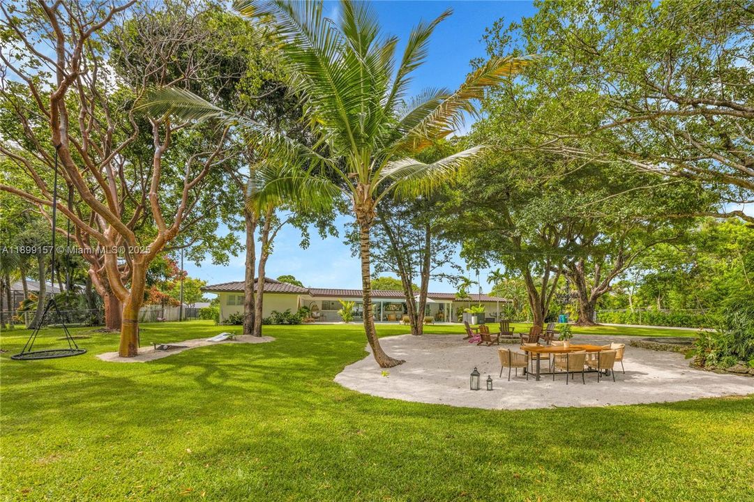 En Venta: $1,995,000 (5 camas, 4 baños, 3330 Pies cuadrados)