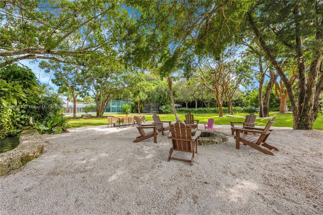 En Venta: $1,995,000 (5 camas, 4 baños, 3330 Pies cuadrados)