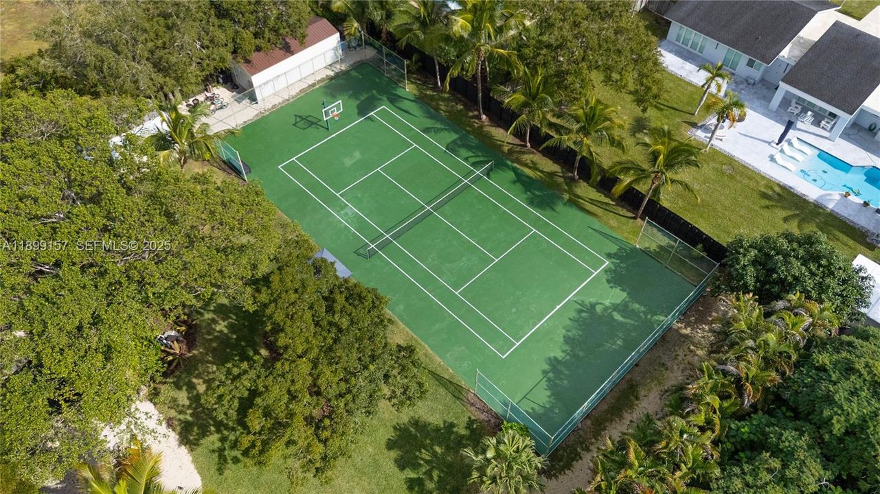 En Venta: $1,995,000 (5 camas, 4 baños, 3330 Pies cuadrados)