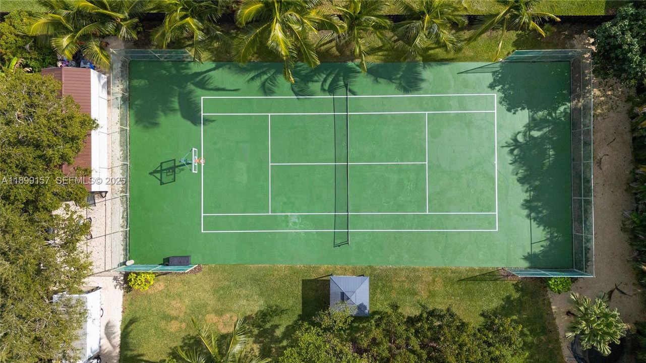 En Venta: $1,995,000 (5 camas, 4 baños, 3330 Pies cuadrados)