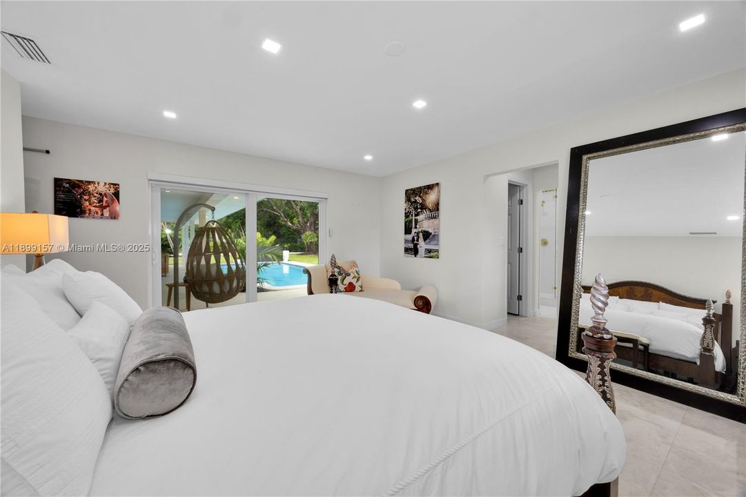 En Venta: $1,995,000 (5 camas, 4 baños, 3330 Pies cuadrados)