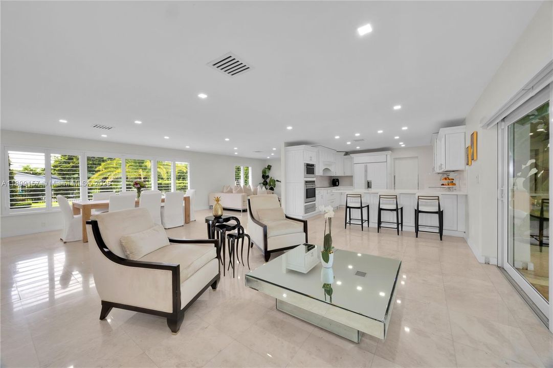 En Venta: $1,995,000 (5 camas, 4 baños, 3330 Pies cuadrados)