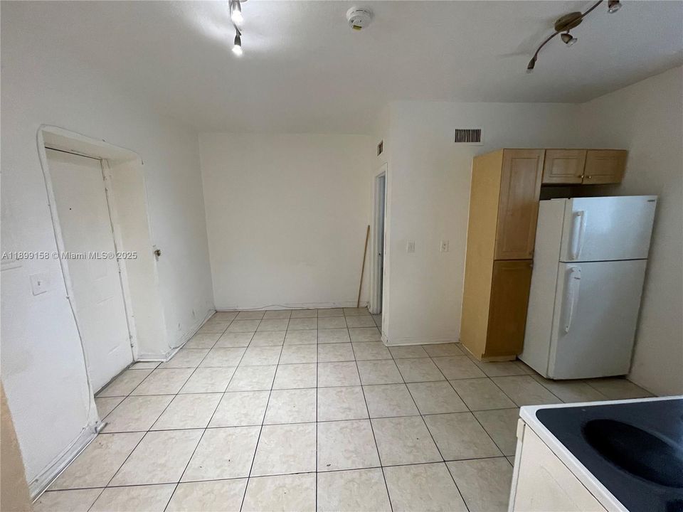 For Rent: $1,500 (1 beds, 1 baths, 465 Square Feet)