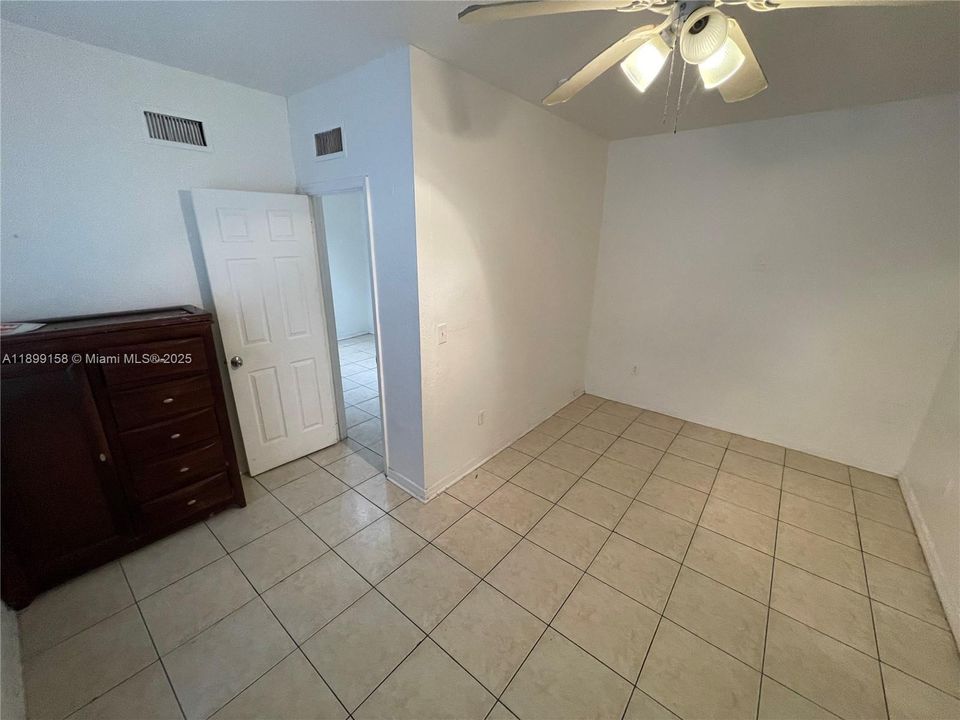 For Rent: $1,500 (1 beds, 1 baths, 465 Square Feet)