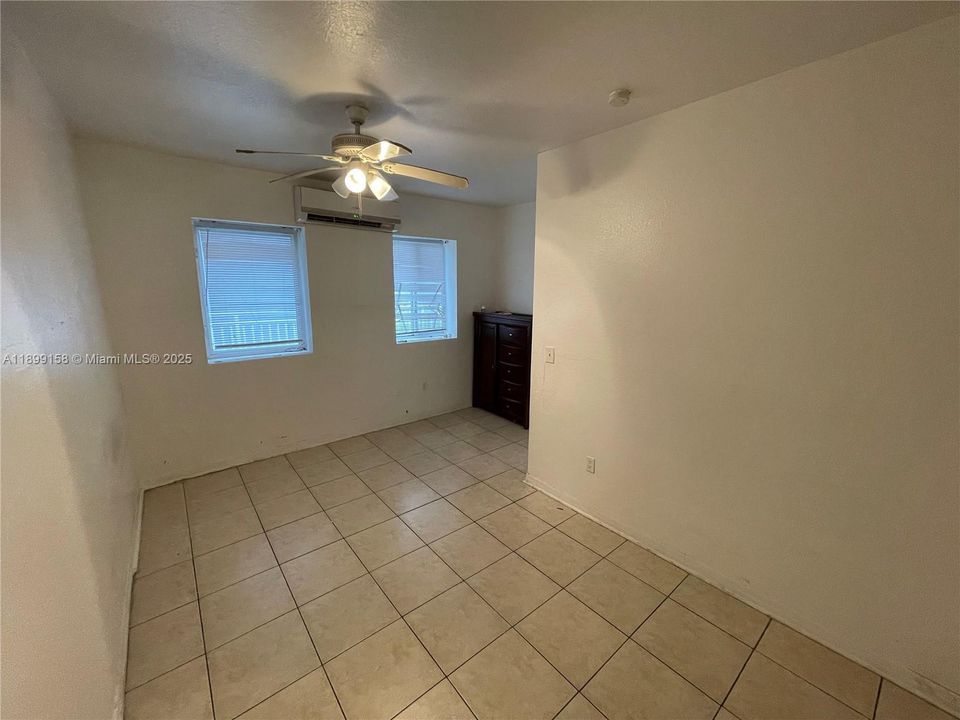 For Rent: $1,500 (1 beds, 1 baths, 465 Square Feet)