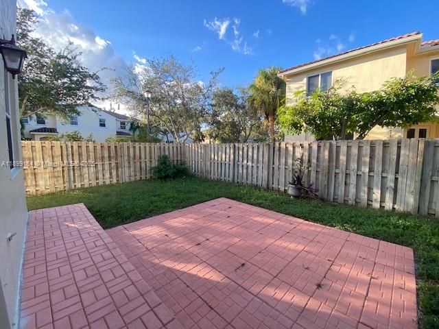 Recently Rented: $3,550 (3 beds, 2 baths, 1761 Square Feet)