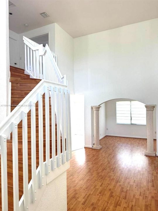 Recently Rented: $3,550 (3 beds, 2 baths, 1761 Square Feet)