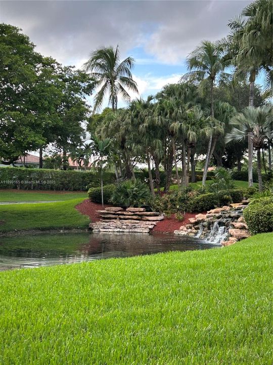 En Venta: $1,275,000 (4 camas, 3 baños, 2401 Pies cuadrados)