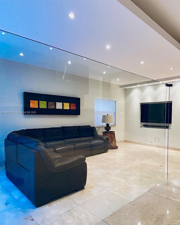 En Venta: $1,275,000 (4 camas, 3 baños, 2401 Pies cuadrados)