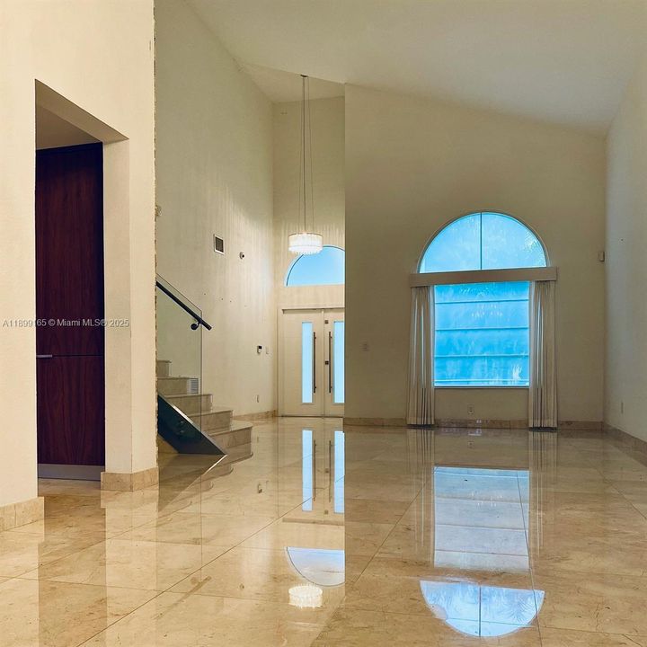 En Venta: $1,275,000 (4 camas, 3 baños, 2401 Pies cuadrados)