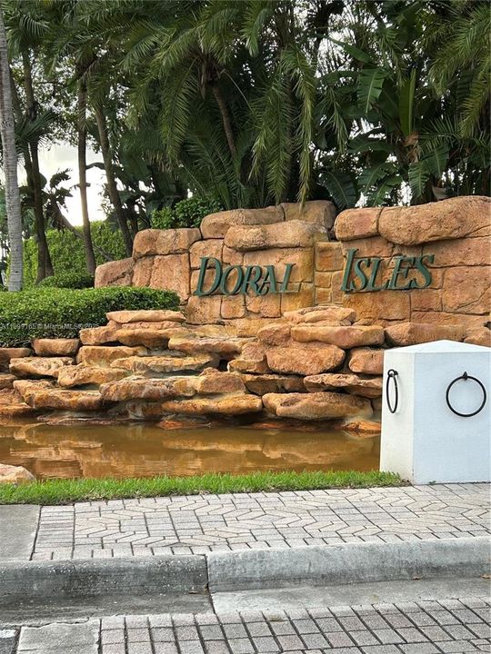 En Venta: $1,275,000 (4 camas, 3 baños, 2401 Pies cuadrados)