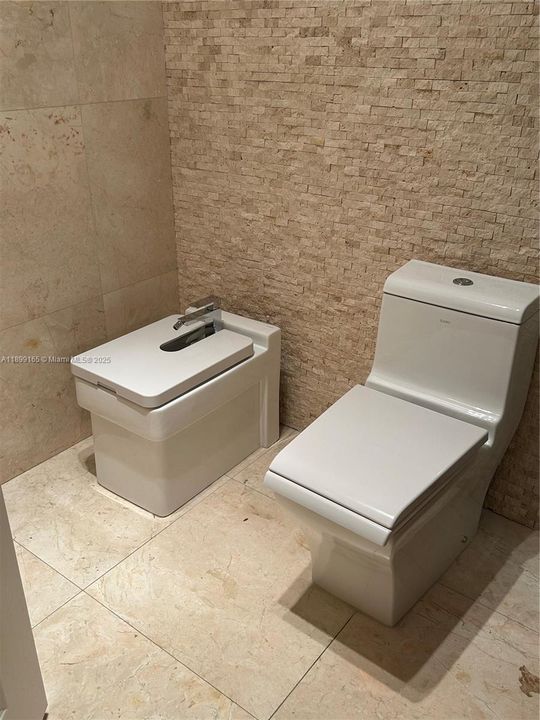 En Venta: $1,275,000 (4 camas, 3 baños, 2401 Pies cuadrados)