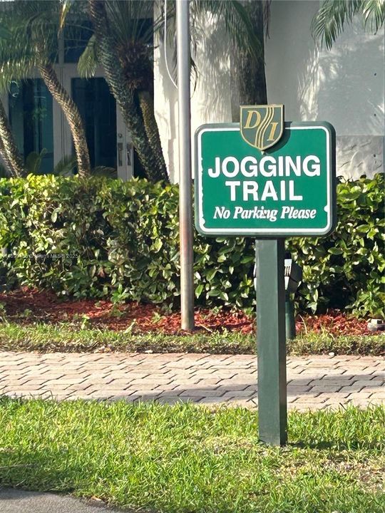 En Venta: $1,275,000 (4 camas, 3 baños, 2401 Pies cuadrados)