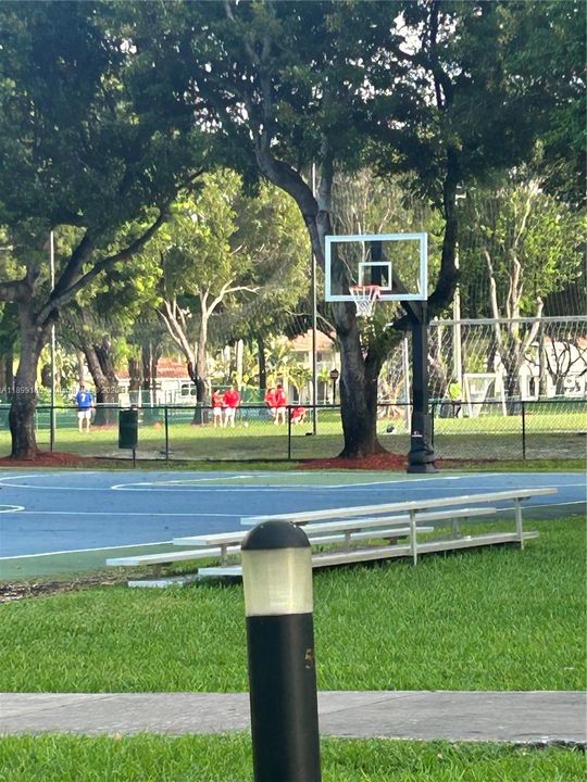 En Venta: $1,275,000 (4 camas, 3 baños, 2401 Pies cuadrados)