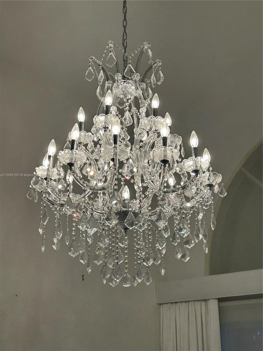 En Venta: $1,275,000 (4 camas, 3 baños, 2401 Pies cuadrados)