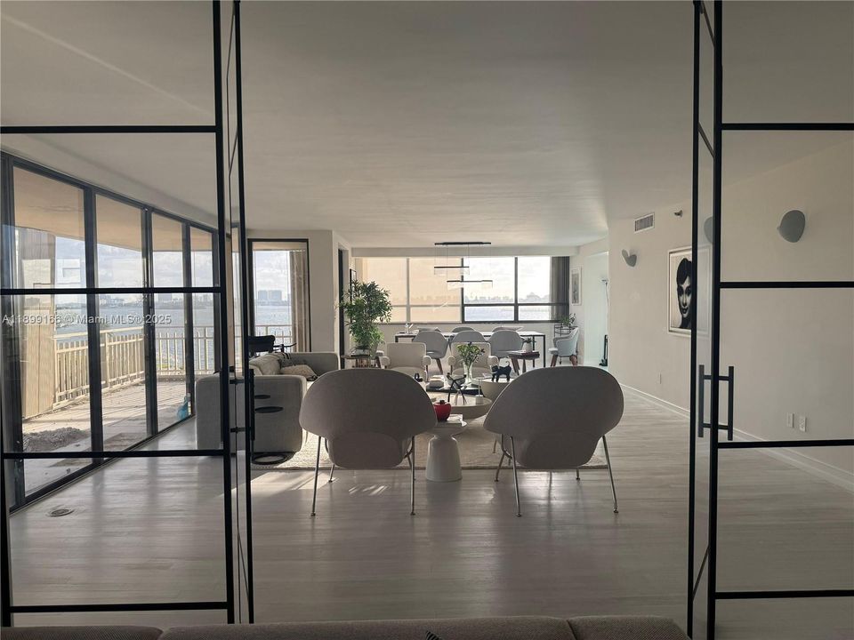 For Rent: $7,200 (3 beds, 2 baths, 2749 Square Feet)