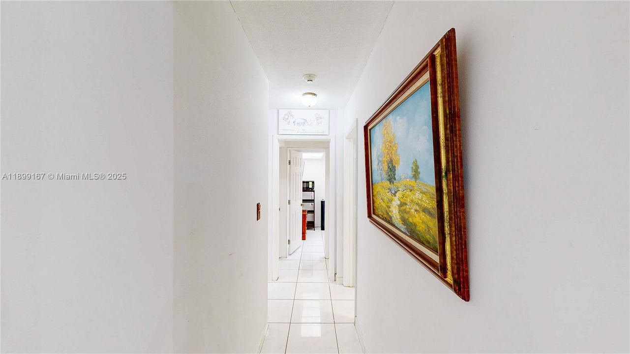 Под контрактом: $585,000 (4 спален, 2 ванн, 1603 Квадратных фут)