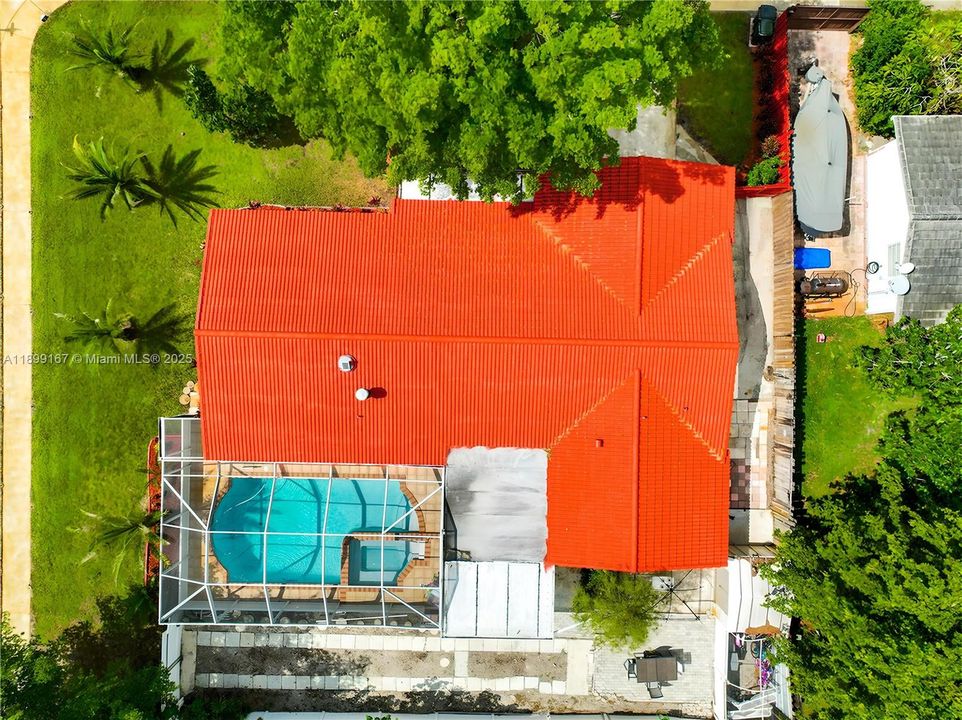 Под контрактом: $585,000 (4 спален, 2 ванн, 1603 Квадратных фут)