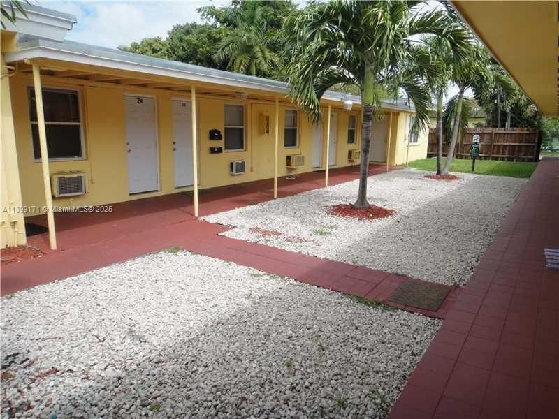 For Rent: $1,200 (0 beds, 1 baths, 7150 Square Feet)