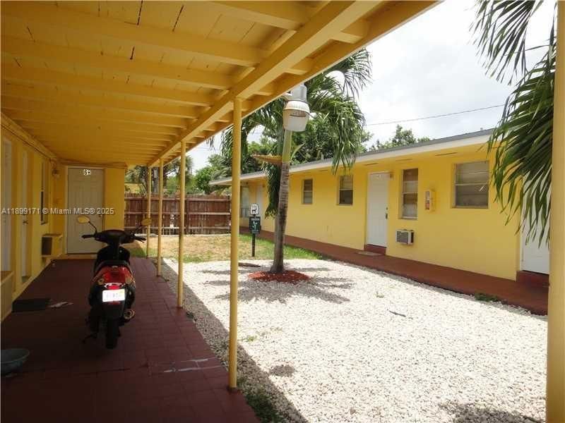 For Rent: $1,200 (0 beds, 1 baths, 7150 Square Feet)