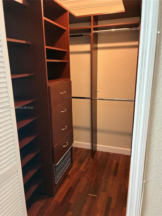 For Rent: $2,750 (3 beds, 2 baths, 1192 Square Feet)