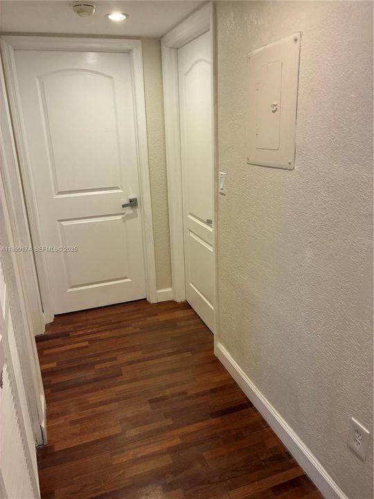 For Rent: $2,750 (3 beds, 2 baths, 1192 Square Feet)