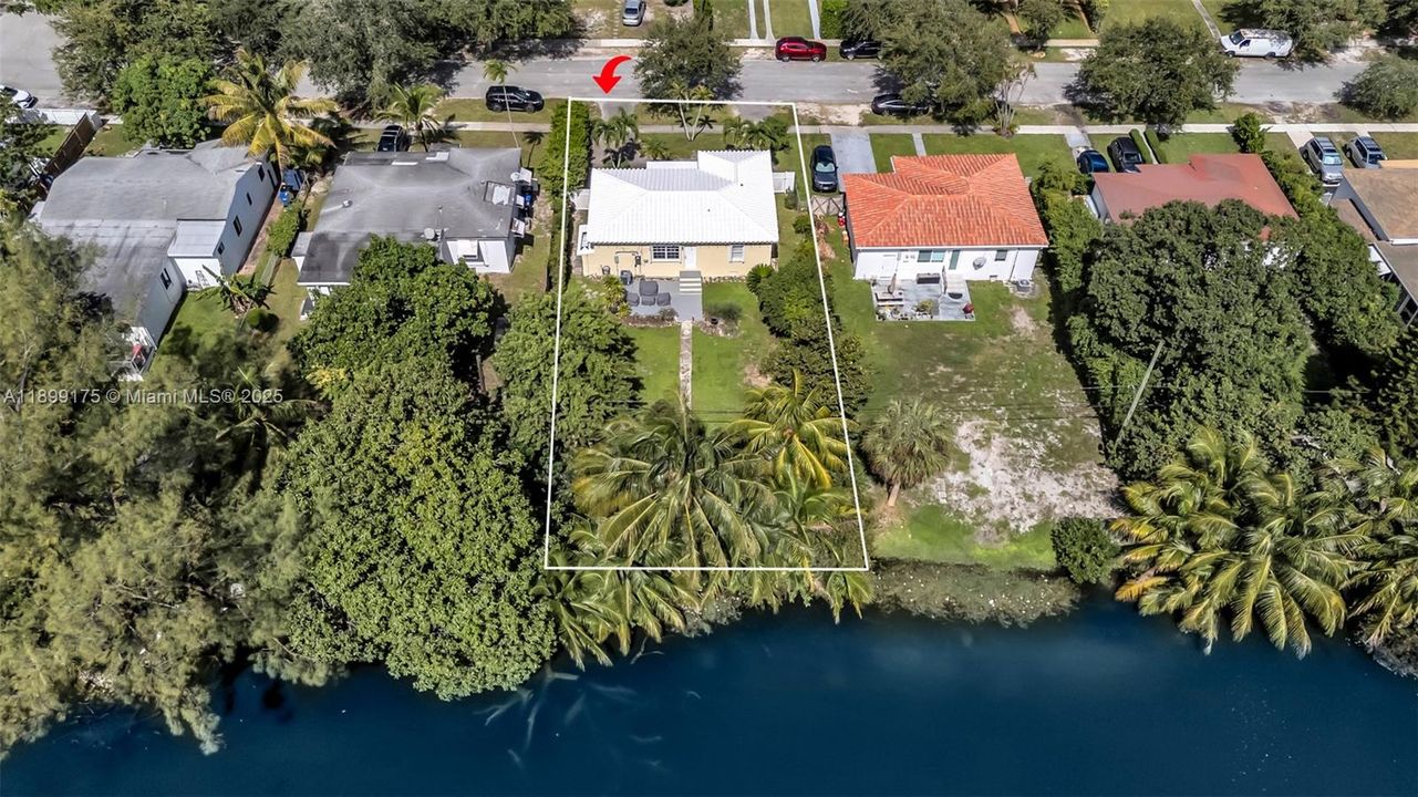 На продажу: $549,000 (3 спален, 2 ванн, 830 Квадратных фут)