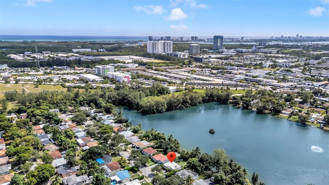 На продажу: $549,000 (3 спален, 2 ванн, 830 Квадратных фут)