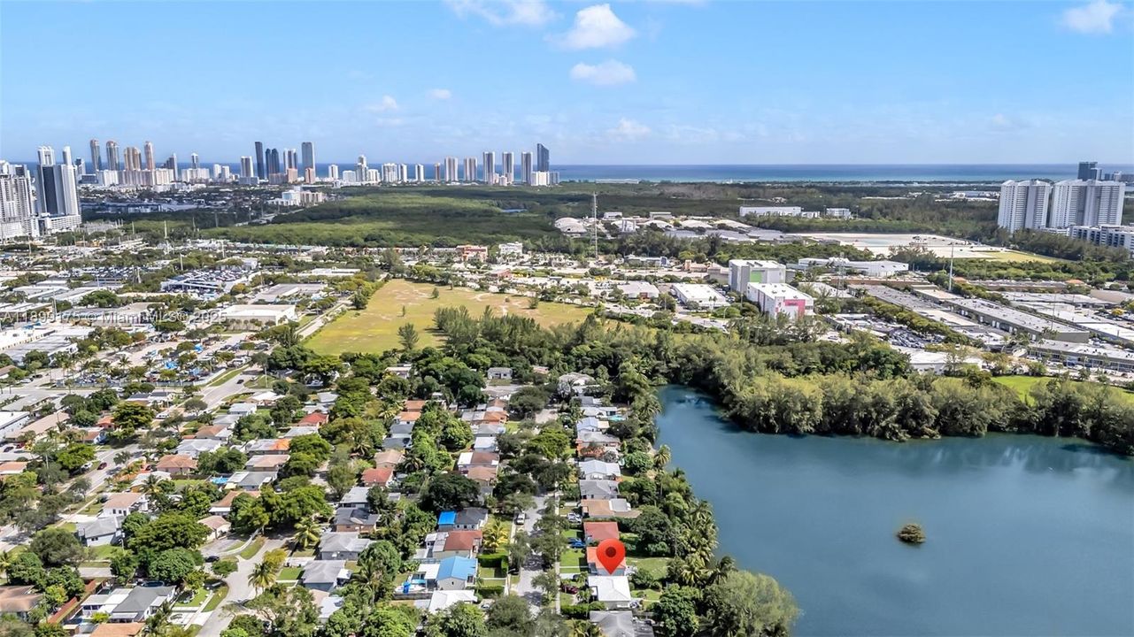 На продажу: $549,000 (3 спален, 2 ванн, 830 Квадратных фут)