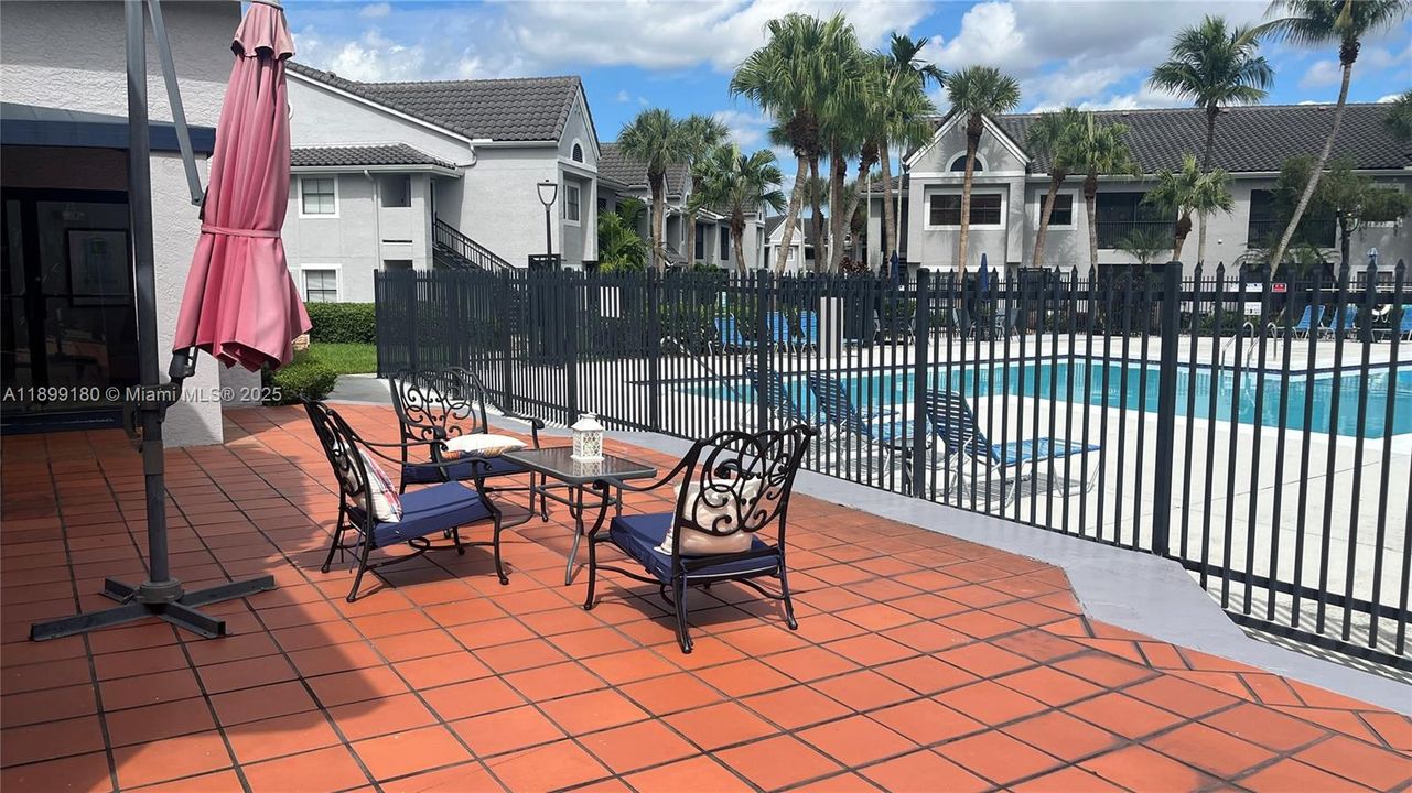 最近租的: $1,950 (1 贝兹, 1 浴室, 804 平方英尺)