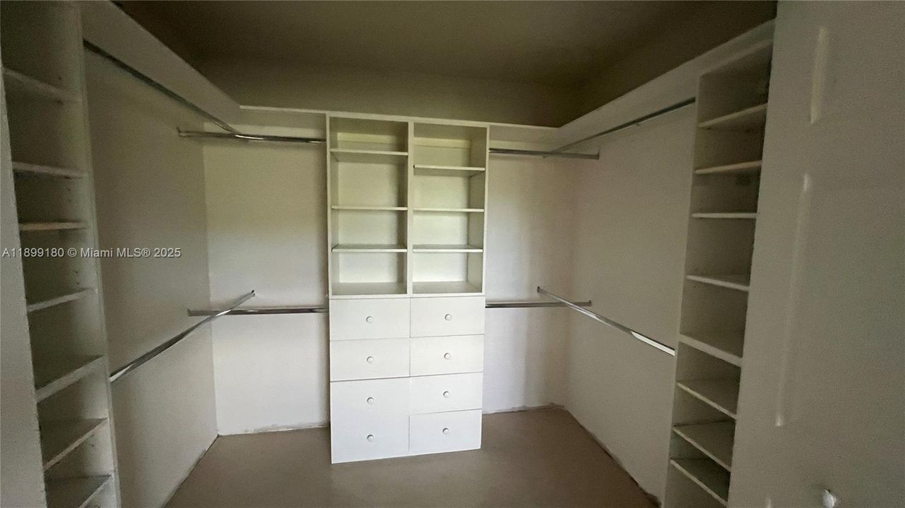 最近租的: $1,950 (1 贝兹, 1 浴室, 804 平方英尺)