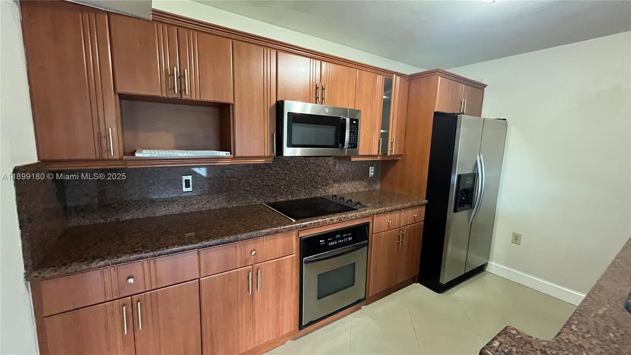 最近租的: $1,950 (1 贝兹, 1 浴室, 804 平方英尺)