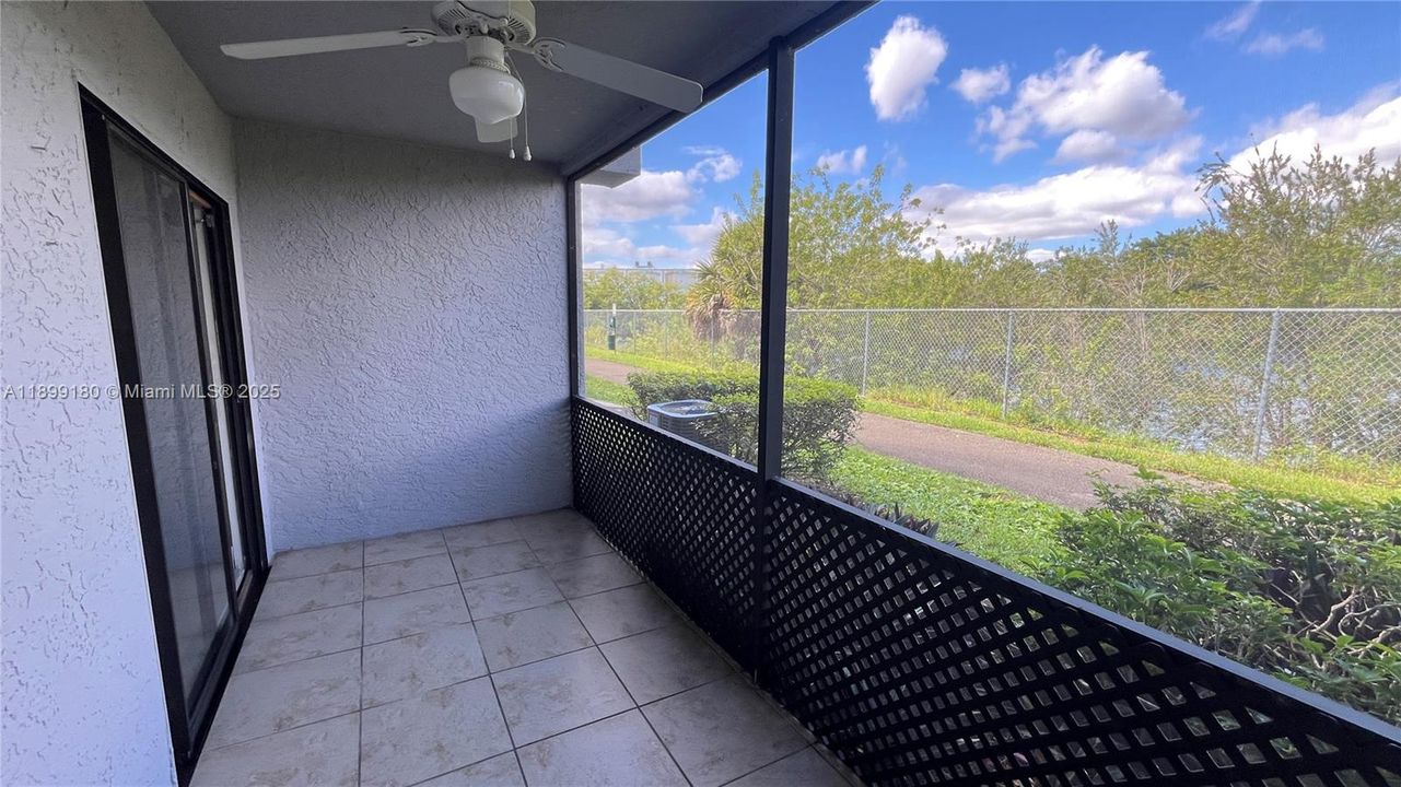 最近租的: $1,950 (1 贝兹, 1 浴室, 804 平方英尺)