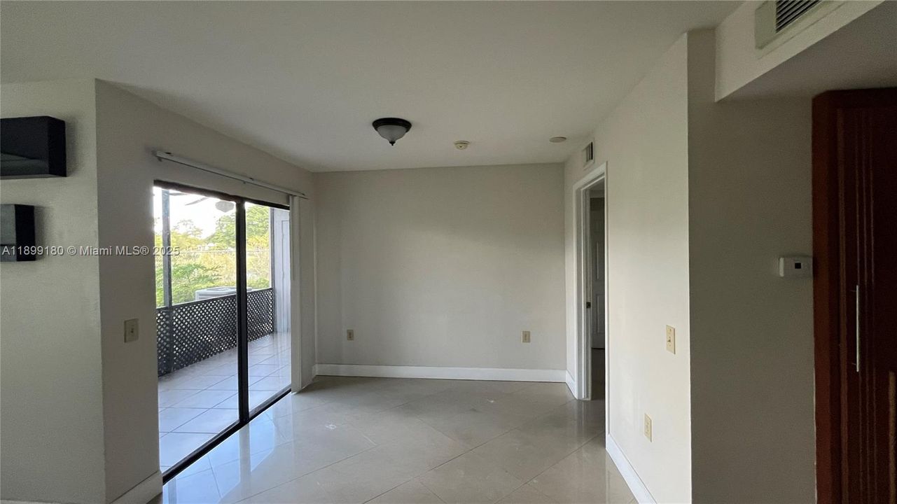 最近租的: $1,950 (1 贝兹, 1 浴室, 804 平方英尺)