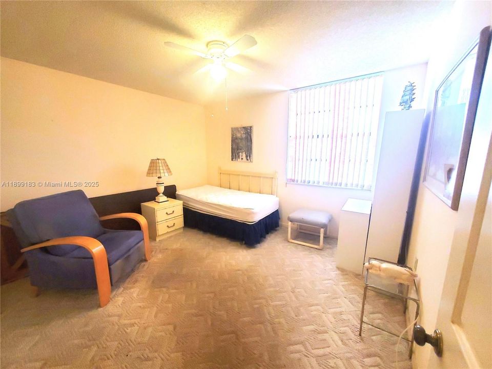 Active With Contract: $245,000 (2 beds, 2 baths, 1385 Square Feet)