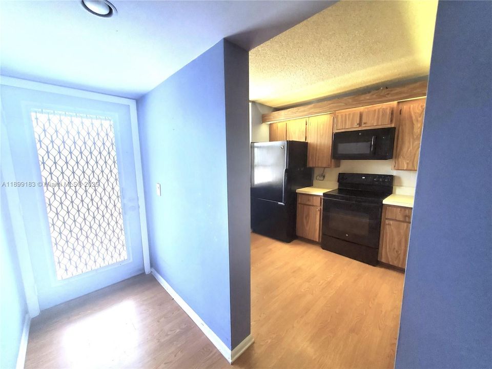 Active With Contract: $245,000 (2 beds, 2 baths, 1385 Square Feet)