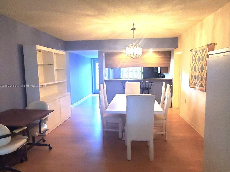 Active With Contract: $245,000 (2 beds, 2 baths, 1385 Square Feet)