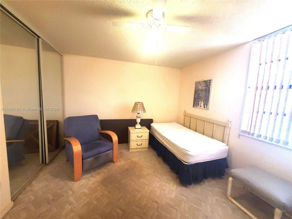 Active With Contract: $245,000 (2 beds, 2 baths, 1385 Square Feet)